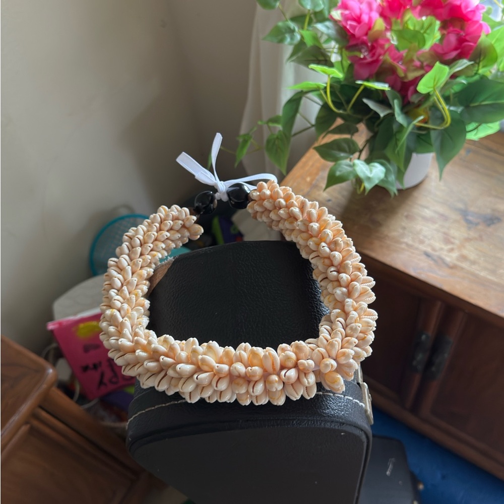 Beige Shell headband made in Hawaii